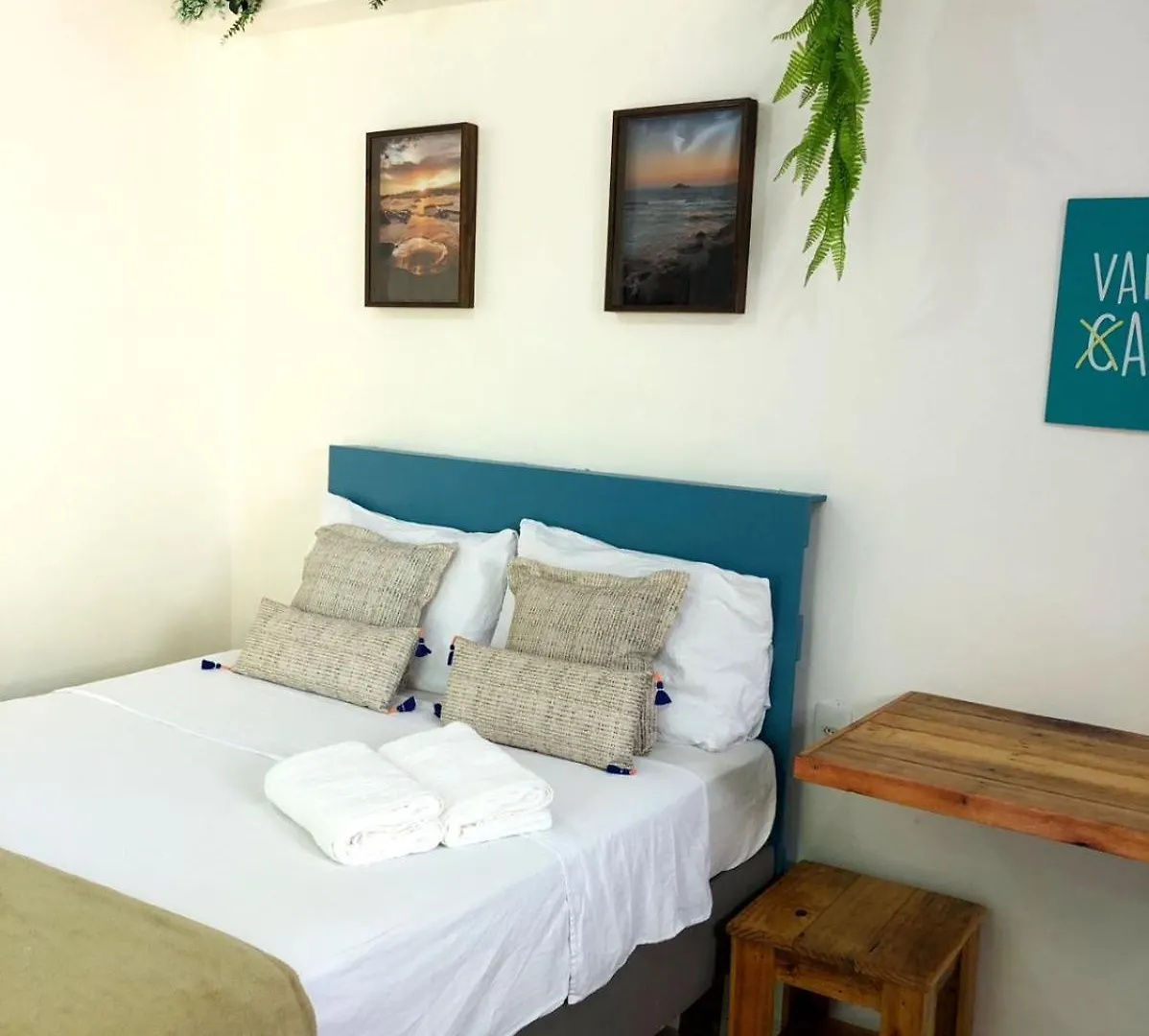 Suite Colorida Em Cabo Frio contacts